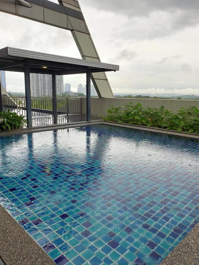 D Bunga مسلم Homestay Pool View Legoland Nusajaya Nusajaya  Extérieur photo