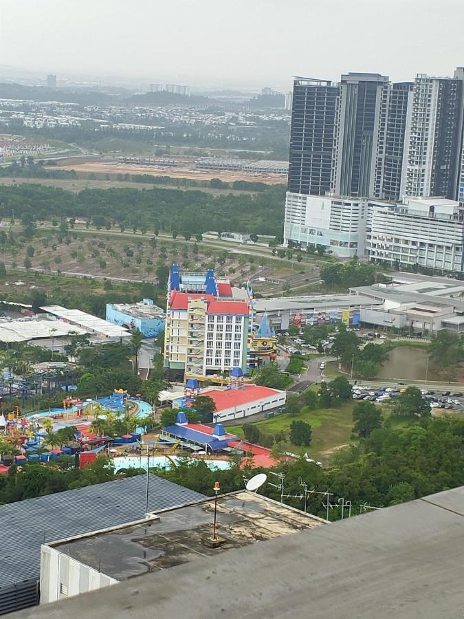 D Bunga مسلم Homestay Pool View Legoland Nusajaya Nusajaya  Extérieur photo