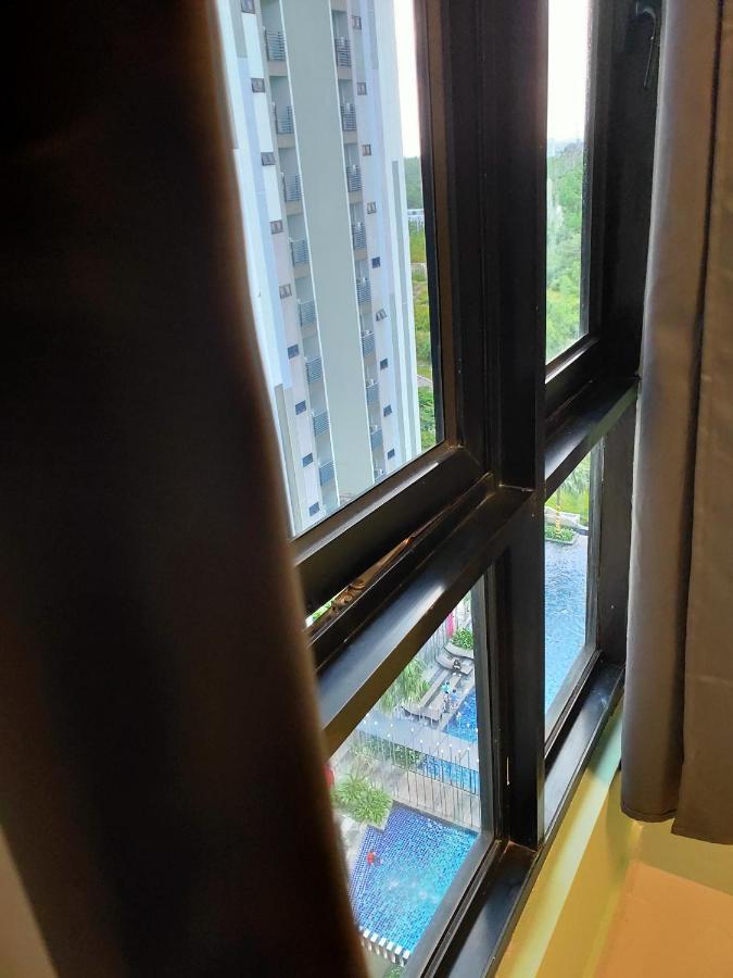 D Bunga مسلم Homestay Pool View Legoland Nusajaya Nusajaya  Extérieur photo
