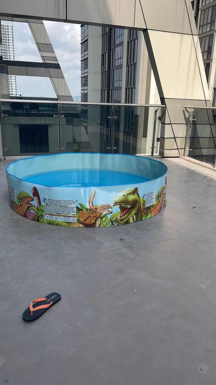 D Bunga مسلم Homestay Pool View Legoland Nusajaya Nusajaya  Extérieur photo